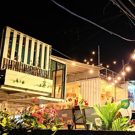 Karcof Container Hostel Senggigi Exterior photo